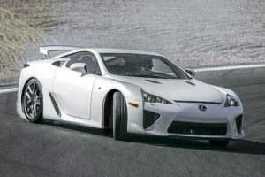 lexus lfa kainourgio2