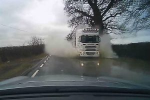 ntalika sikwnei kyma