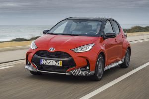 2020-Toyota-Yaris-(1)