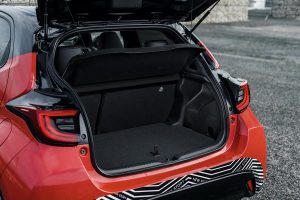 2020-Toyota-Yaris-(4)