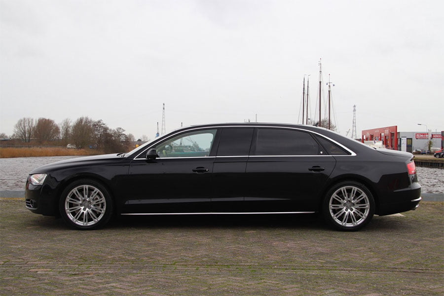 https://autogreeknews.gr/wp-content/uploads/2020/02/Audi_A8_Limo_2.jpg