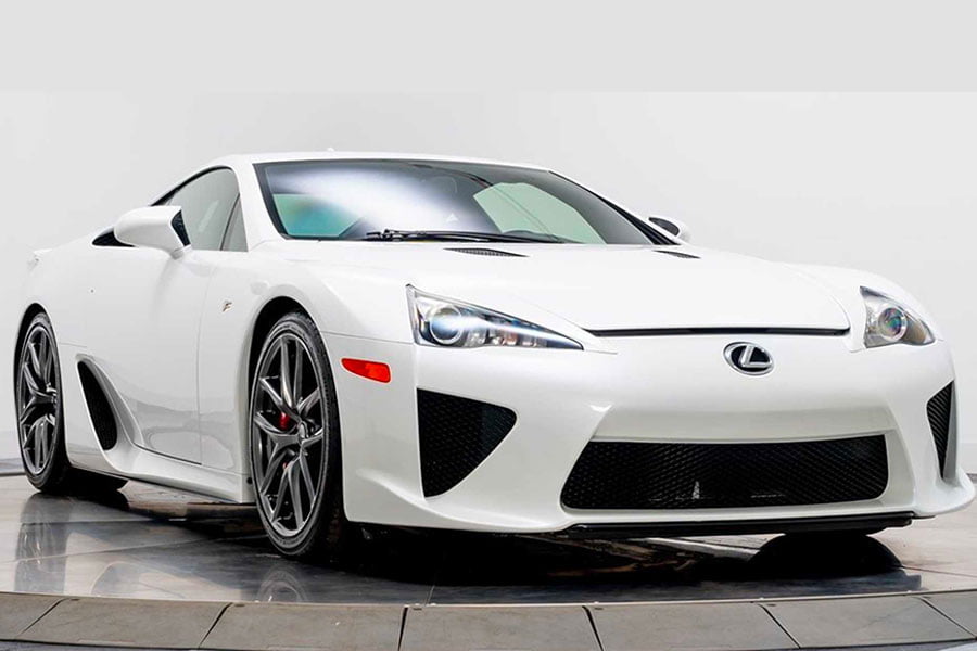 https://autogreeknews.gr/wp-content/uploads/2020/02/Lexus_LFA_Hilton_1.jpg