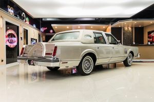 Lincoln-Continental_4