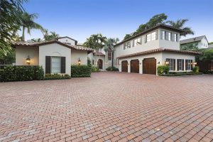 Mansion_Ferrari_Boat_3