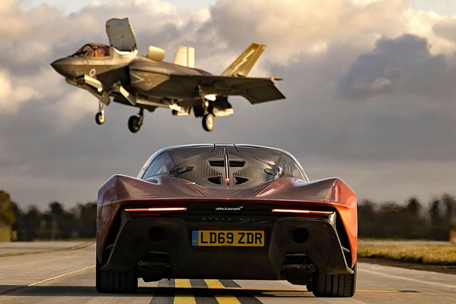 https://autogreeknews.gr/wp-content/uploads/2020/02/McLarenSpeedtailVsF35_2.jpg
