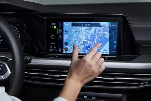 NEW-VOLKSWAGEN-GOLF—INFOTAINMENT-SYSTEM_1