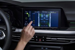 NEW-VOLKSWAGEN-GOLF—INFOTAINMENT-SYSTEM_4