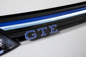 VW-Golf-GTE-2020-(4)