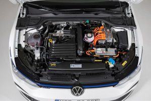 VW-Golf-GTE-2020-(5)