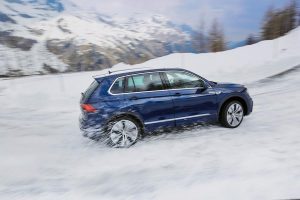 VW-Tiguan-R-Line-(2)