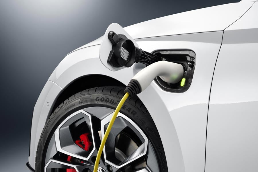 https://autogreeknews.gr/wp-content/uploads/2020/02/octaviars_charging.jpg