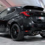 pws sas fainetai to gr yaris se mavro4