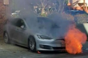 tesla_on-fire2