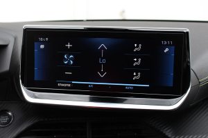 Peugeot 208 1.2T 130 GT Line (40)