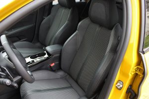 Peugeot 208 1.2T 130 GT Line (44)