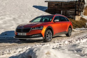 Skoda-Superb-Scout-2020-(3)