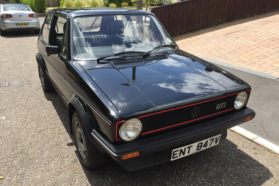 https://autogreeknews.gr/wp-content/uploads/2020/03/VW-Golf-GTI-Mk1-1.jpg