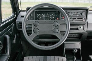 VW-Golf-Mk1-(4)