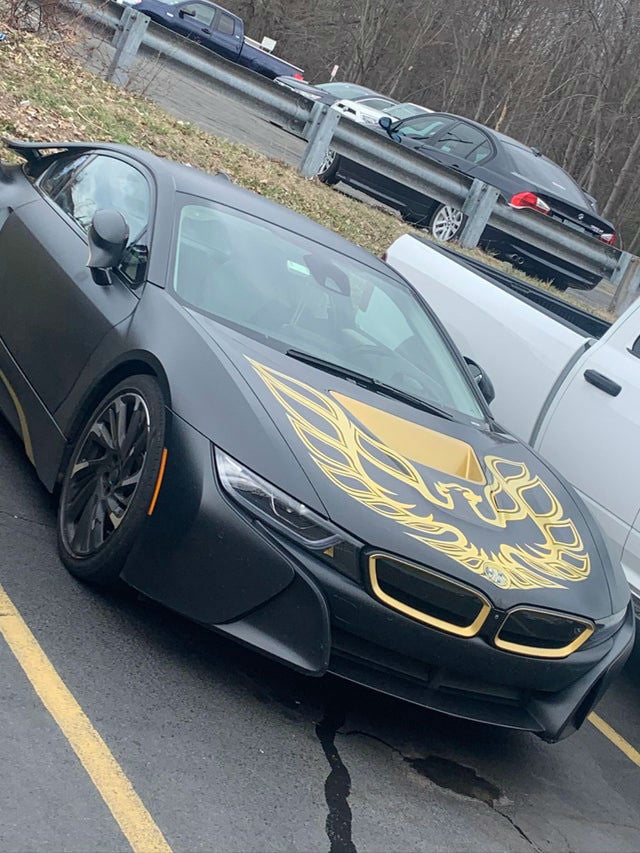 https://autogreeknews.gr/wp-content/uploads/2020/03/bmw-i8-trans-am2.jpg