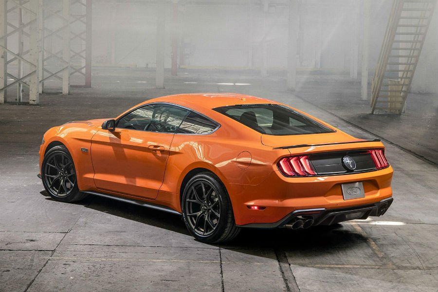 https://autogreeknews.gr/wp-content/uploads/2020/03/fthinoteri-ford-mustang2.jpg