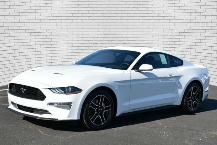 https://autogreeknews.gr/wp-content/uploads/2020/03/fthinoteri-ford-mustang3.jpg