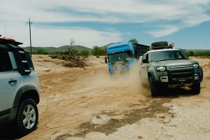 landroverdefender-truck