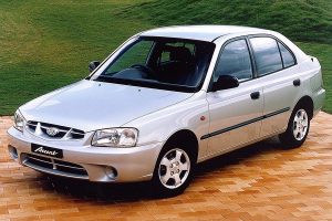 HYUNDAI-Accent-2000-(1)