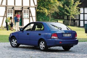 HYUNDAI-Accent-2000-(2)