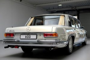 Mercedes-600-Pullman-Maybach-W100-(13)