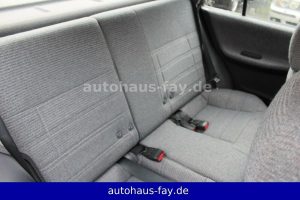 Nissan-Sunny-1992-(10)