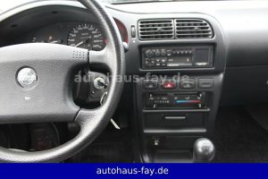 Nissan-Sunny-1992-(7)