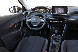 Peugeot 2008 1.2 130 (12)