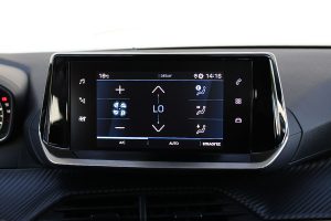 Peugeot 2008 1.2 130 (14)