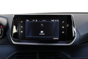 Peugeot 2008 1.2 130 (16)