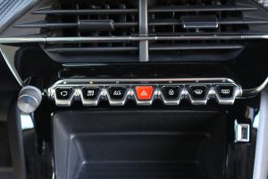 Peugeot 2008 1.2 130 (18)