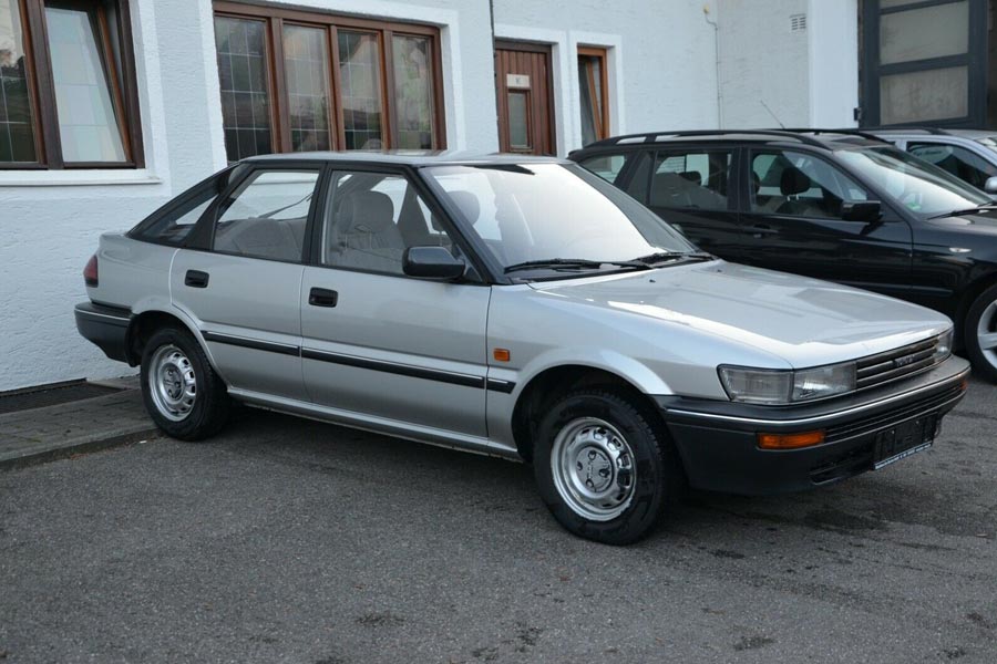 https://autogreeknews.gr/wp-content/uploads/2020/04/Toyota-Corolla-1990-7.jpg
