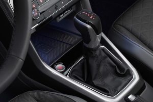 VW-T-Cross-wireless-charging-(4)