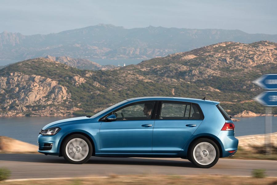 https://autogreeknews.gr/wp-content/uploads/2020/04/Volkswagen-Golf-2013-1024-1a.jpg