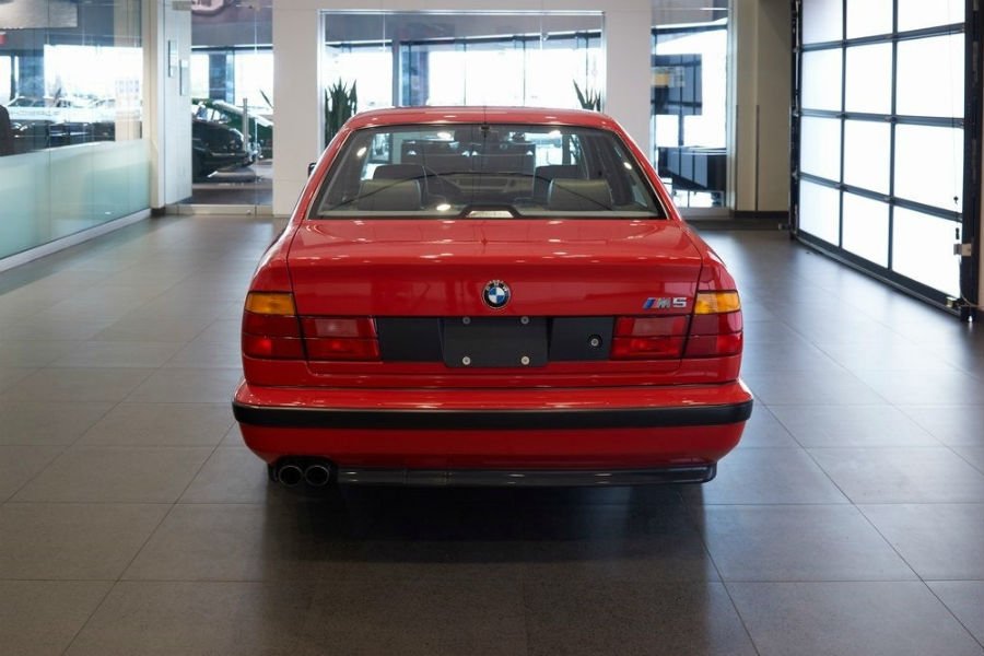 https://autogreeknews.gr/wp-content/uploads/2020/04/bmw-m5-e34-12.jpg