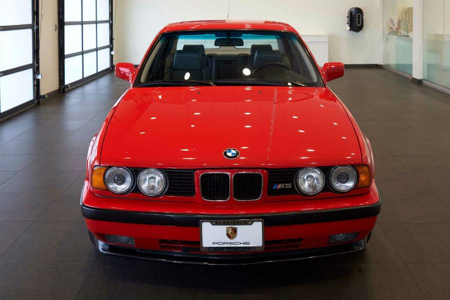 https://autogreeknews.gr/wp-content/uploads/2020/04/bmw-m5-e34-3.jpg