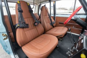 monadiko olokainourgio lada 1200