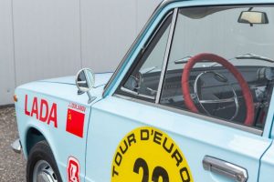 monadiko olokainourgio lada 1200 4