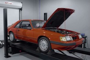 posa aloga krataei h mustang