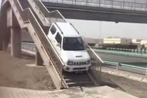 suzuki jimny pezogefyra