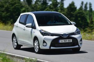 2014_YARIS_HYBRID_HIGH_19