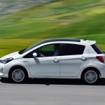 2014_YARIS_HYBRID_HIGH_25