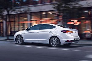 Hyundai-Elantra-2019-(4)