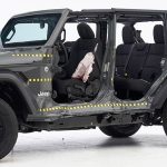 Jeep-Wrangler-crash-test-IIHS-(3)