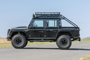 Land-Rover-Defender-Spectre_3