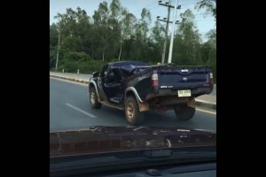Toyota-Hilux-crashed